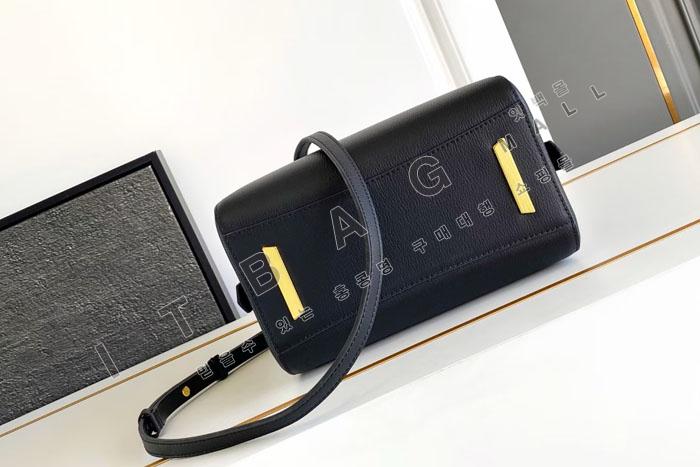  Antigona Cube  ̴   GY1143
