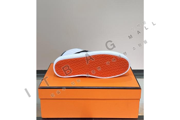 ޽  ž YF6106-1  