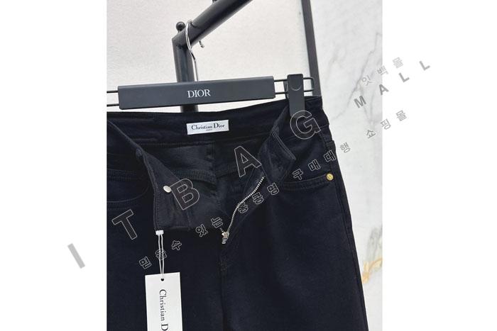     û   MJ3280