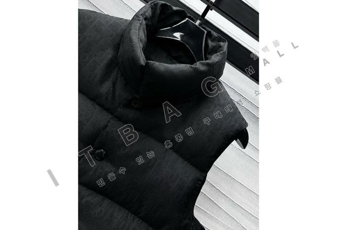  е   DB8885   