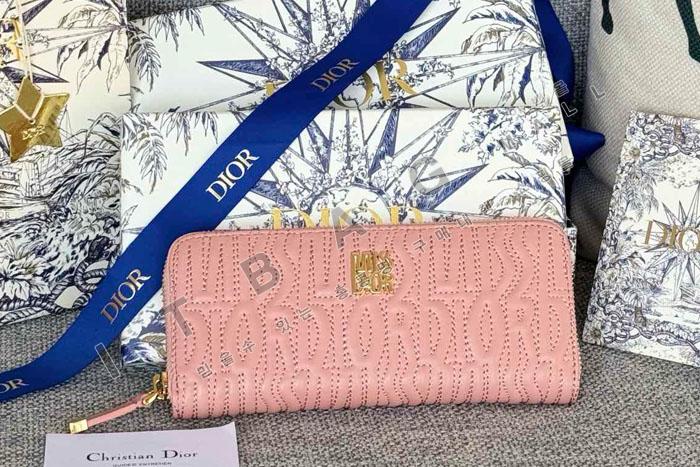  Miss  Freesia     A82381   24/Ż