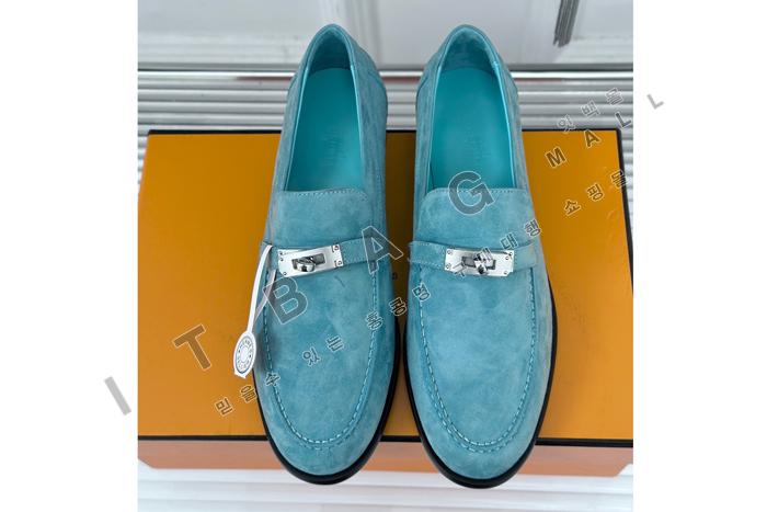 ޽    YF6817