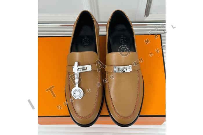 ޽    YF6817-3