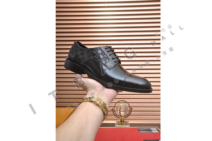 ̺     MYB5816
