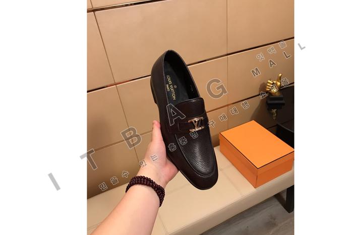 ̺    MYB5447