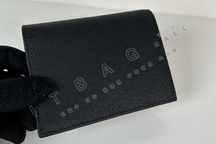  Ƽ÷   1M0204-2