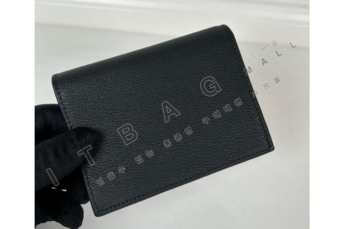  Ƽ÷   1M0204-3