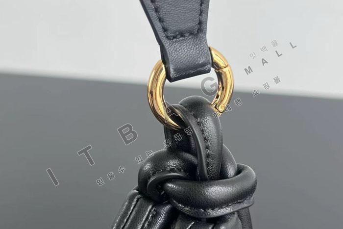 װ Ḯ   SF09388    25/Ż