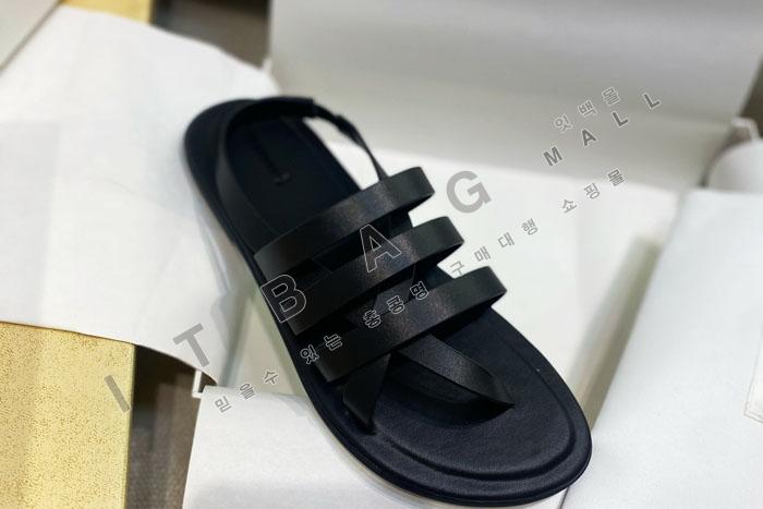  ο    YIBU3004