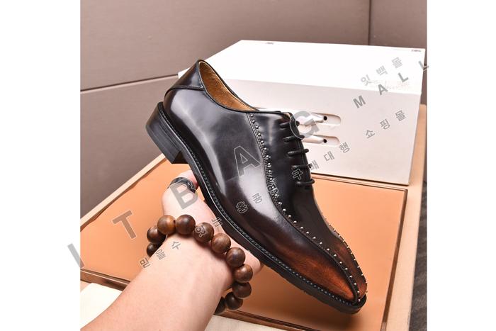 ̺    MYB2439