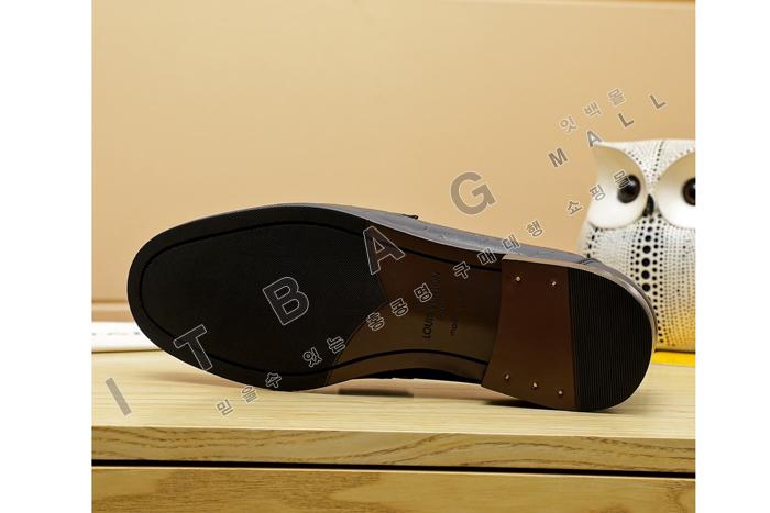 ̺       MYB6930