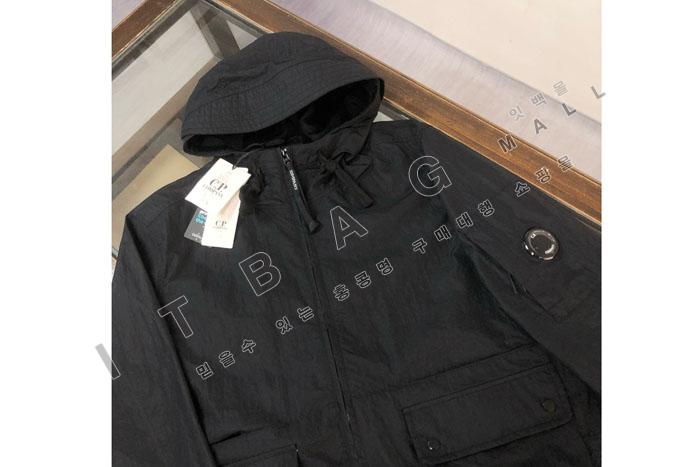 ڿ     DB8915-1