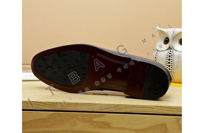 ̺    MYB6062