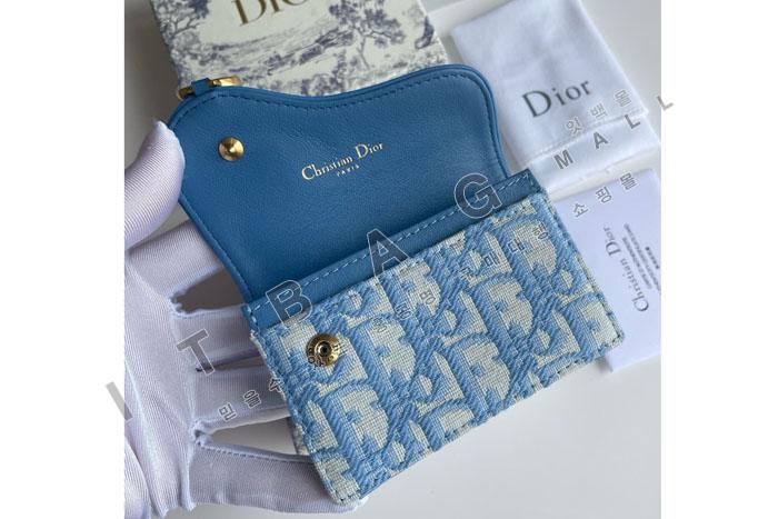  Saddle Bloom ī    A82383  