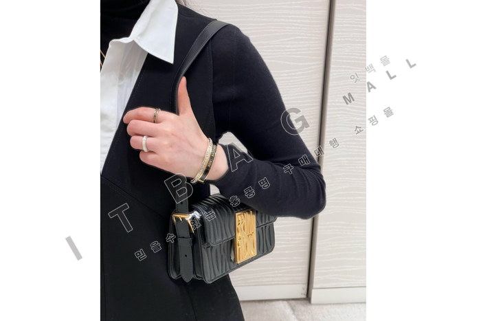     SY4957   2÷