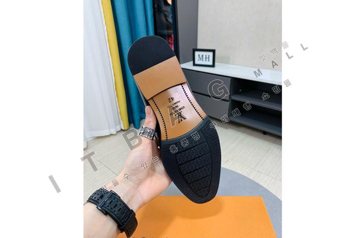 ̺      MYB6647