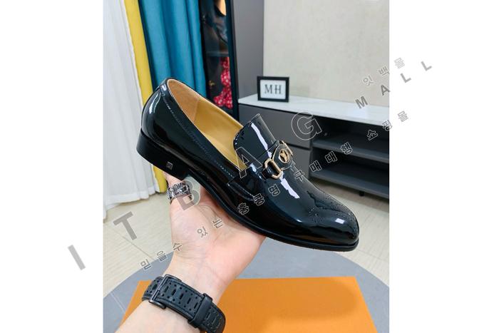 ̺      MYB6647