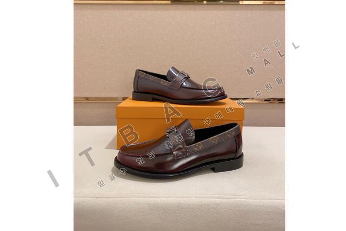 ̺    YF5161