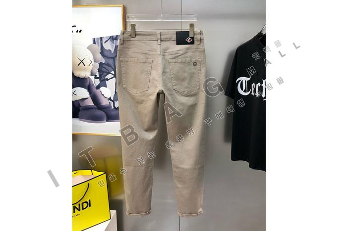 Ŭ  û  TD80599    25/Ż  