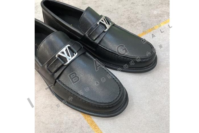 ̺     YF9317 