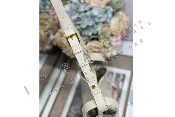  Signature  Ŷ  DR91626-6    25/Ż