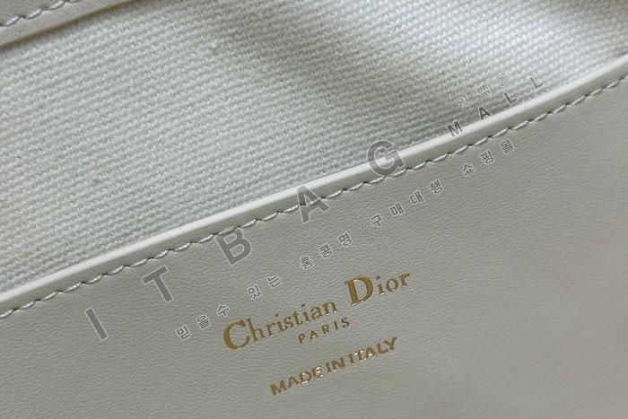  Signature  Ŷ  DR91626-6    25/Ż